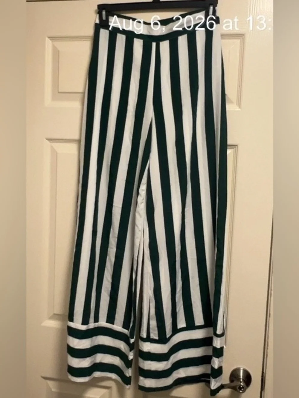 Boohoo Dark Green & White Vertical Stripe Wide-Leg Pants (Bin 5-030)
